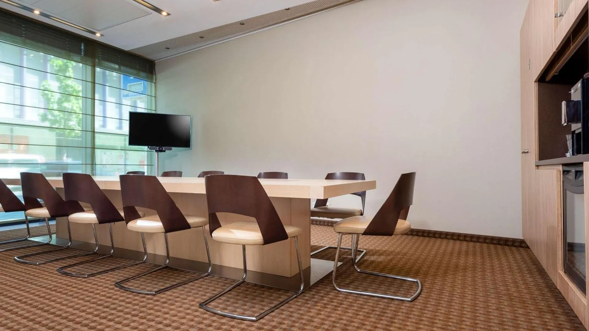Mövenpick Hotel Frankfurt am Main City  4*,  Deutschland